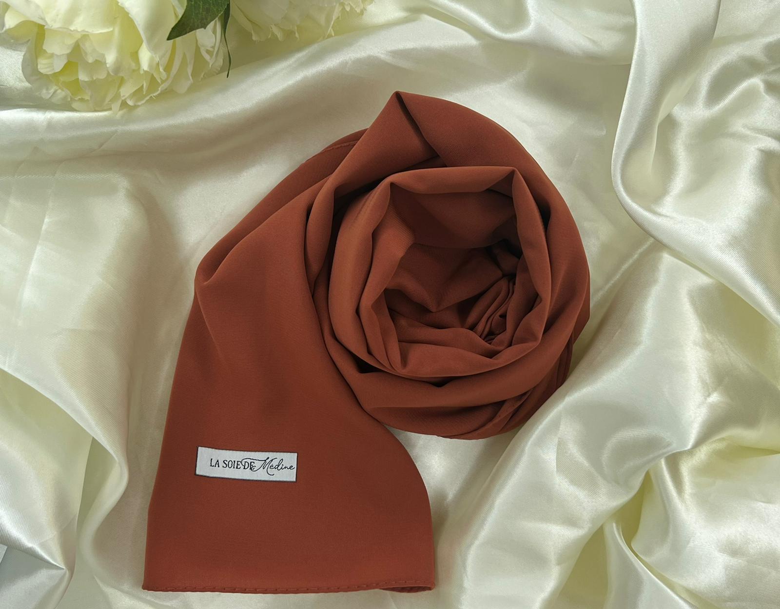 WhatsApp Image 2022-04-05 at 00.14.55 (1) soie de médine couleur terracotta