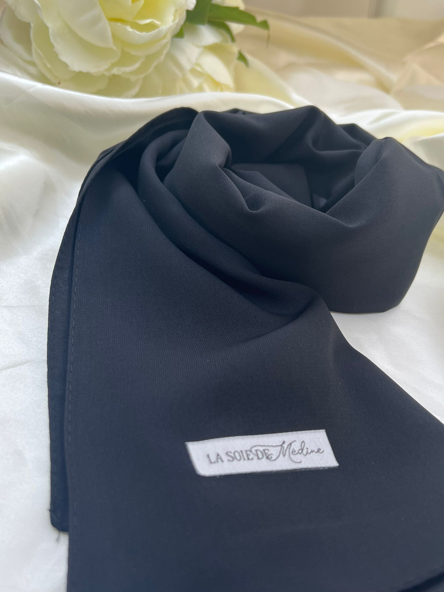 soie de médine noir soie de Médine noir