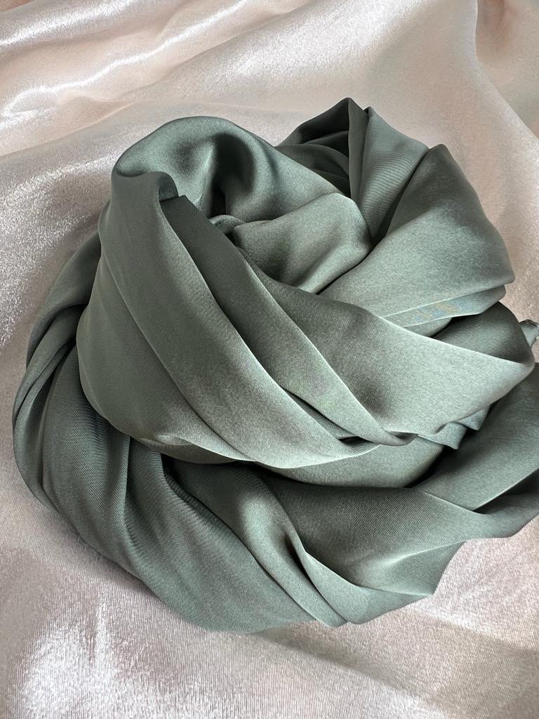 hijab satin vert amande
