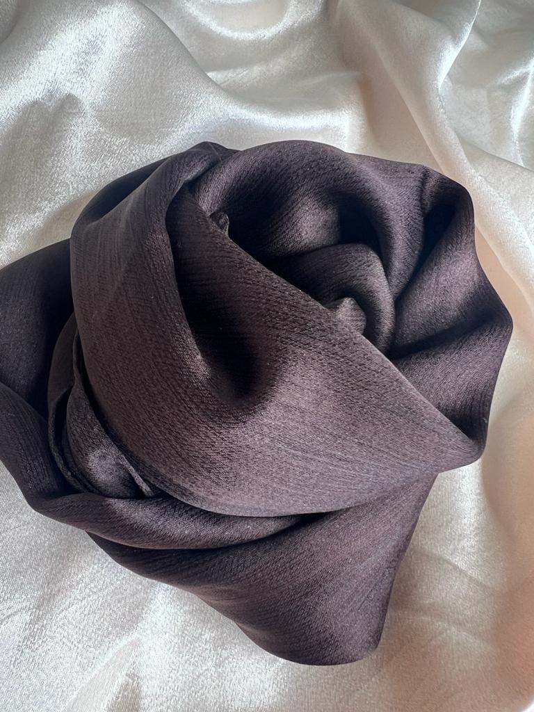 hijab satin rayé chocolat